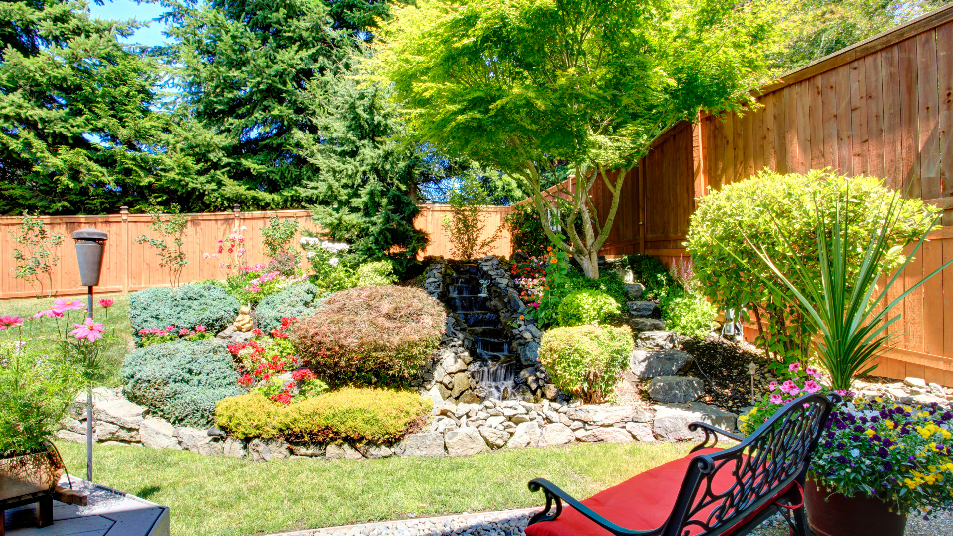 Make Space for Summer: Is Your Garden Summer Ready, or Is It Time for Garden Self Storage? storage units for garden tools